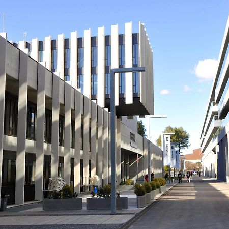 Residencia Universitaria Resa Roberto De Nobili Sant Cugat del Vallès Екстериор снимка