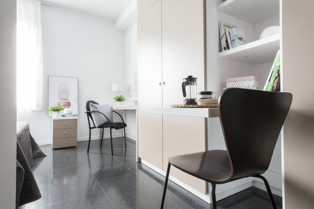 Residencia Universitaria Resa Roberto De Nobili Sant Cugat del Vallès Екстериор снимка