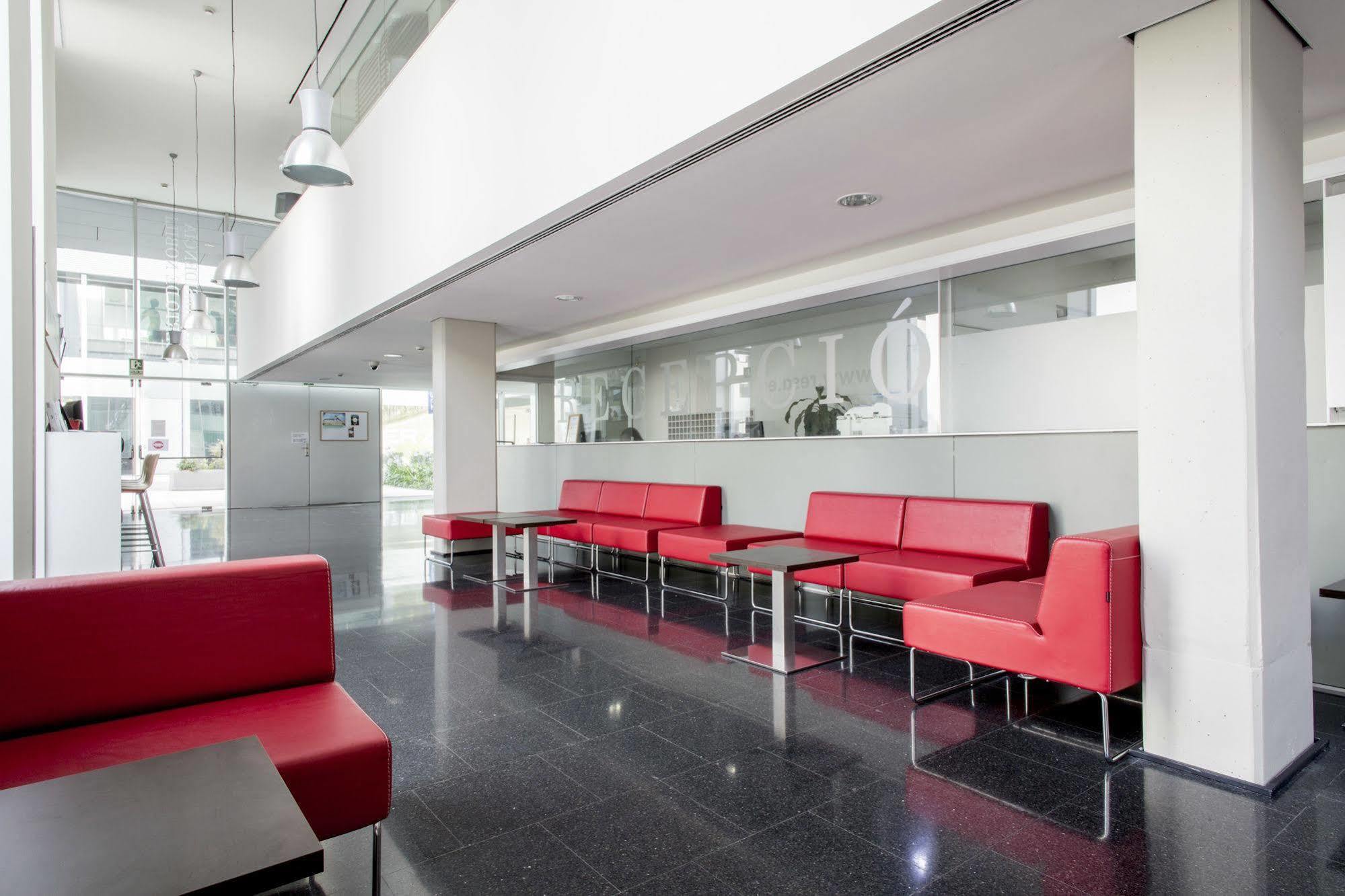 Residencia Universitaria Resa Roberto De Nobili Sant Cugat del Vallès Екстериор снимка