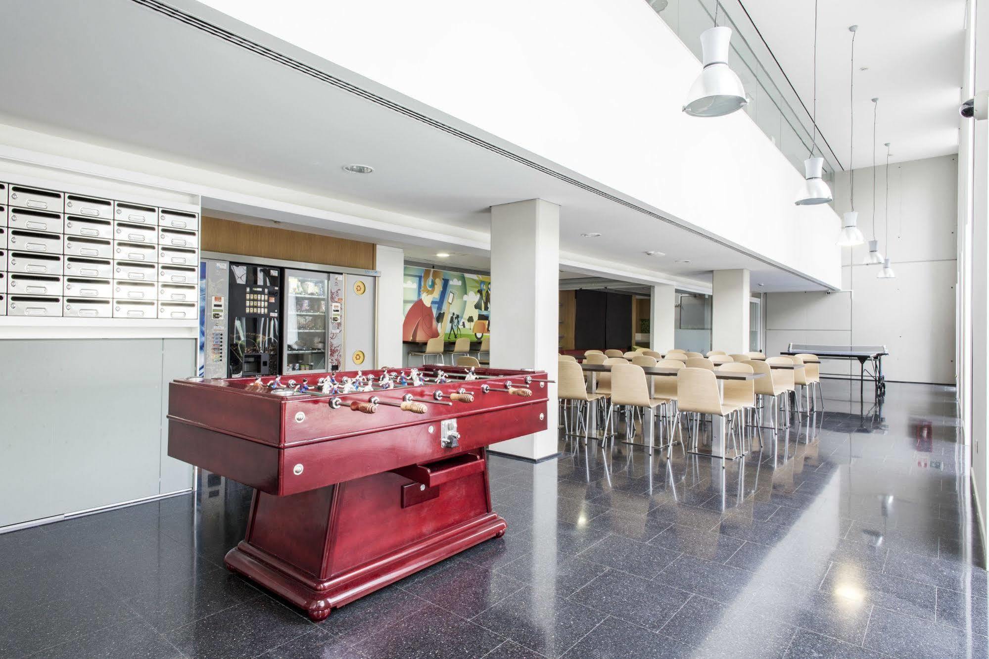 Residencia Universitaria Resa Roberto De Nobili Sant Cugat del Vallès Екстериор снимка