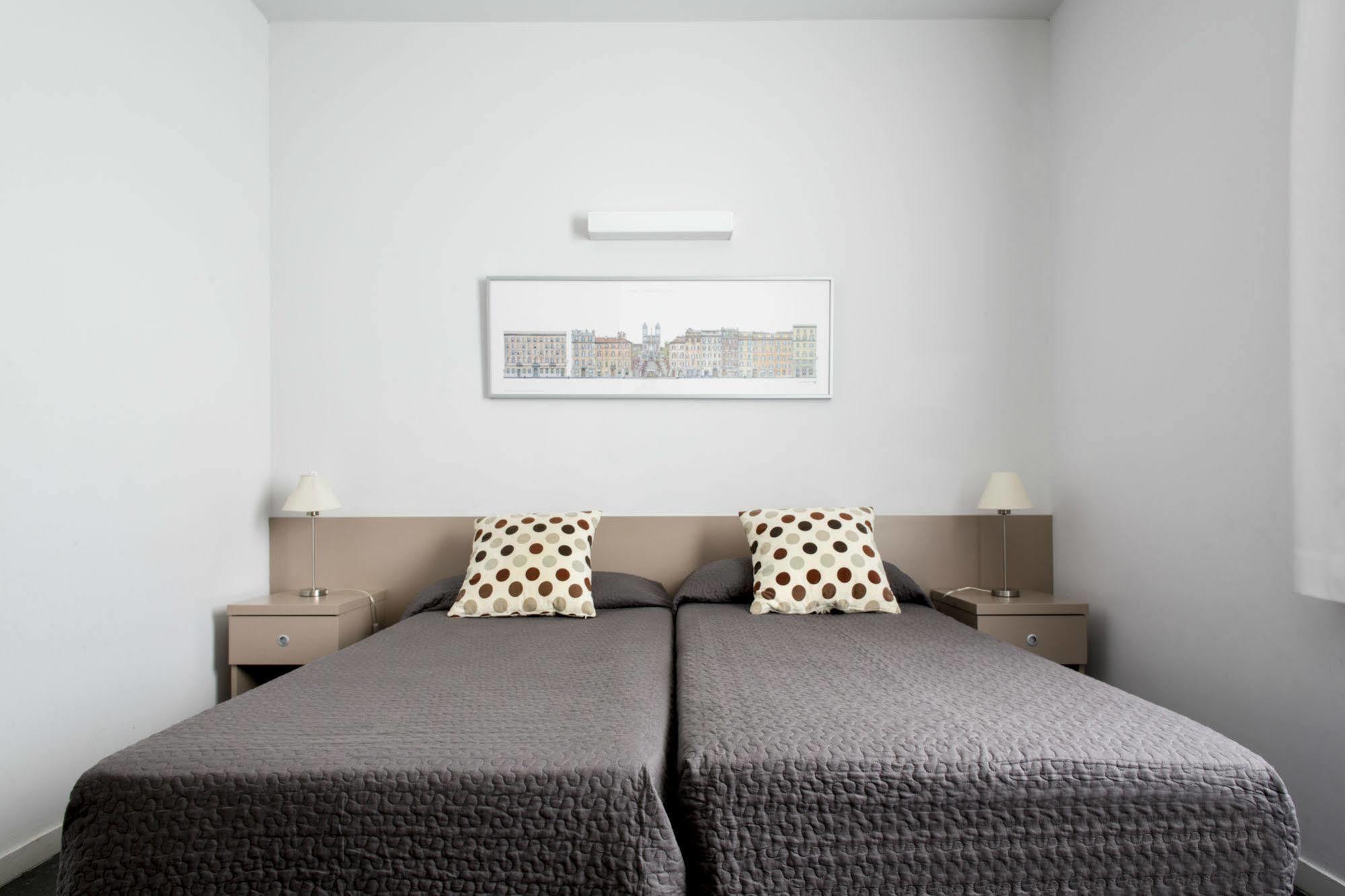 Residencia Universitaria Resa Roberto De Nobili Sant Cugat del Vallès Екстериор снимка
