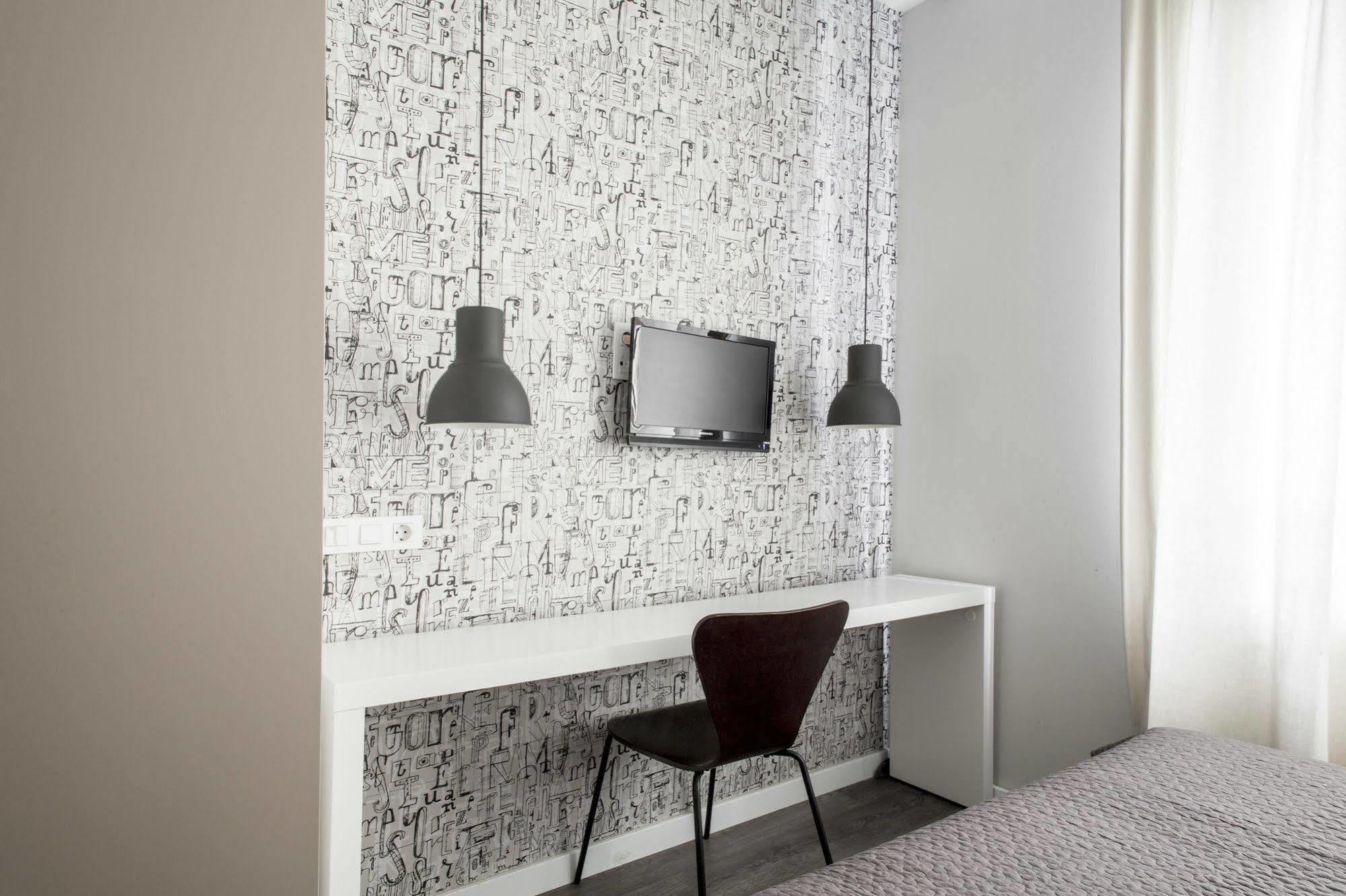 Residencia Universitaria Resa Roberto De Nobili Sant Cugat del Vallès Екстериор снимка