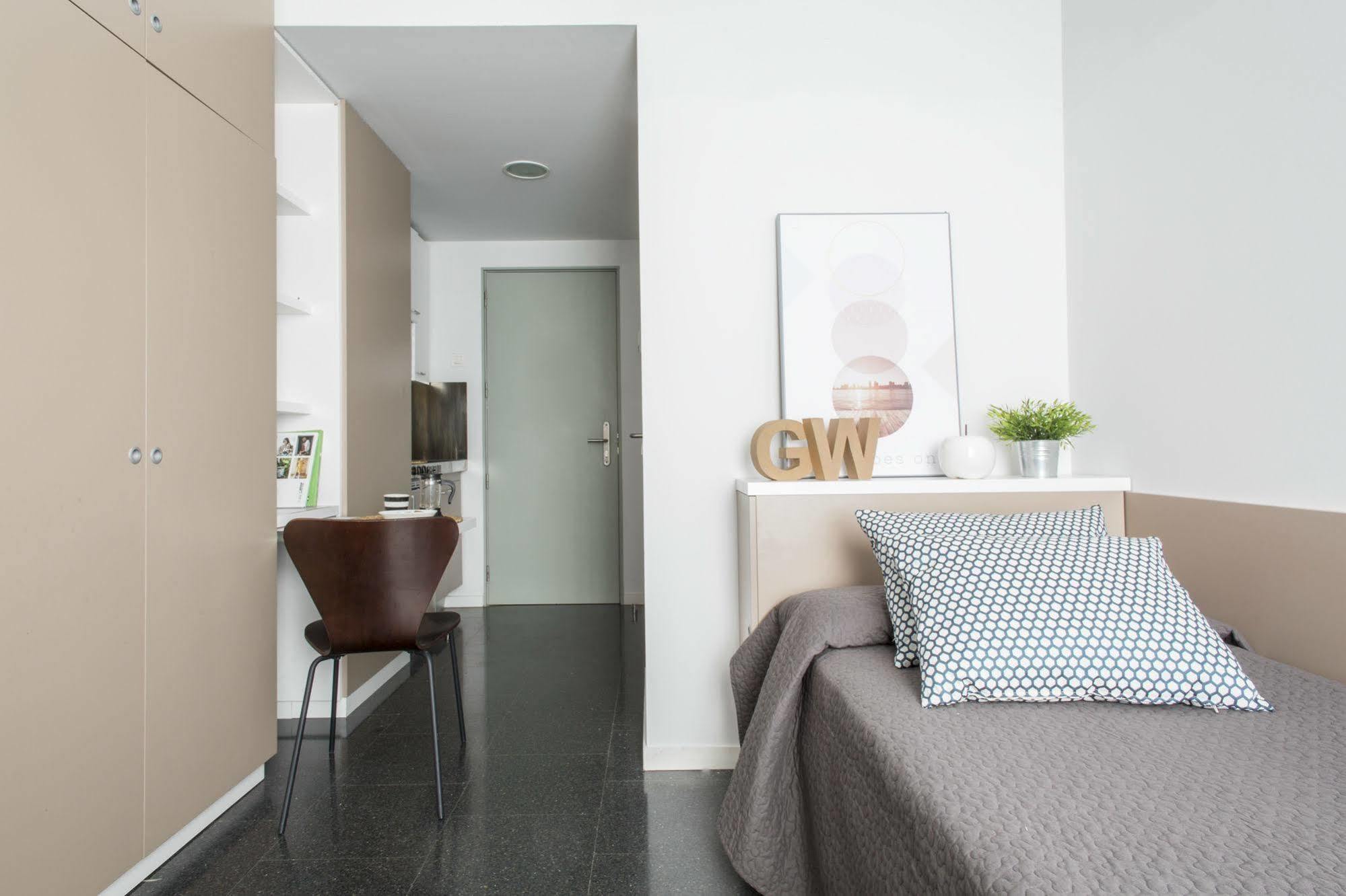 Residencia Universitaria Resa Roberto De Nobili Sant Cugat del Vallès Екстериор снимка