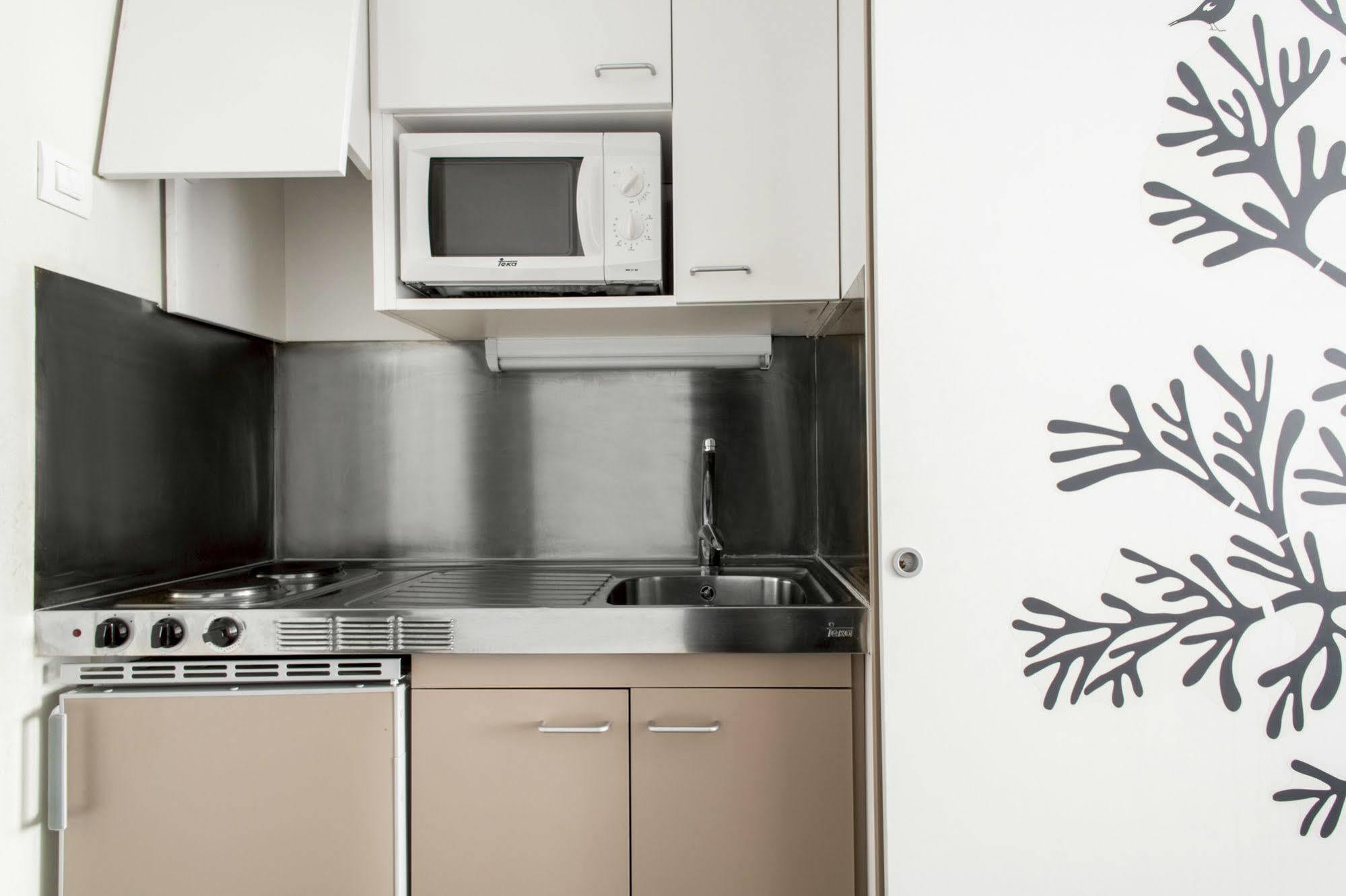 Residencia Universitaria Resa Roberto De Nobili Sant Cugat del Vallès Екстериор снимка