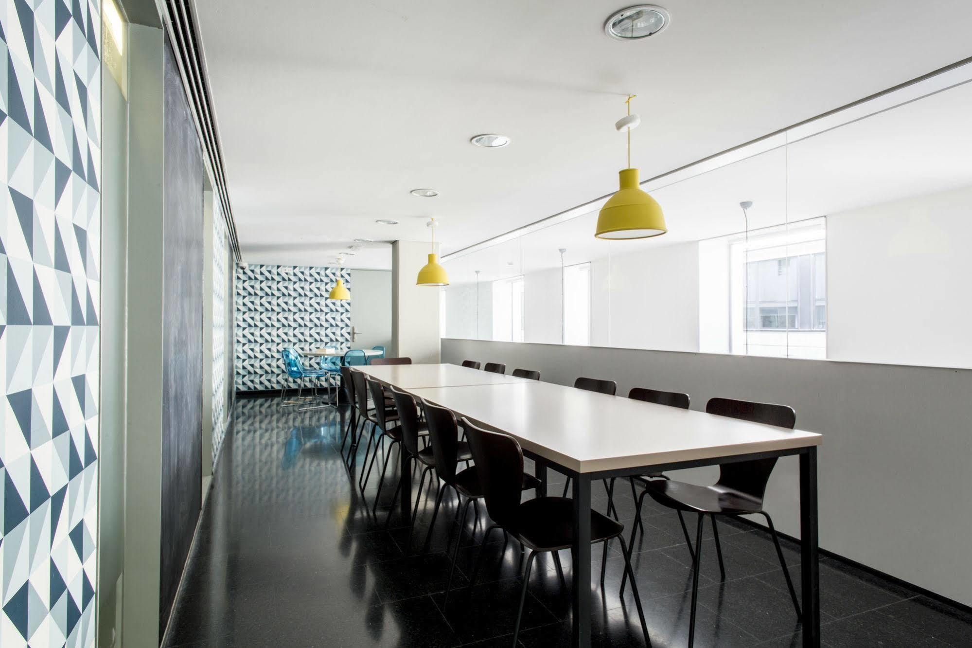Residencia Universitaria Resa Roberto De Nobili Sant Cugat del Vallès Екстериор снимка